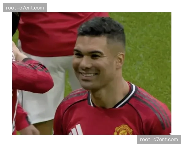 卡塞米罗头球破门越位无效 曼联防守体系调整见效